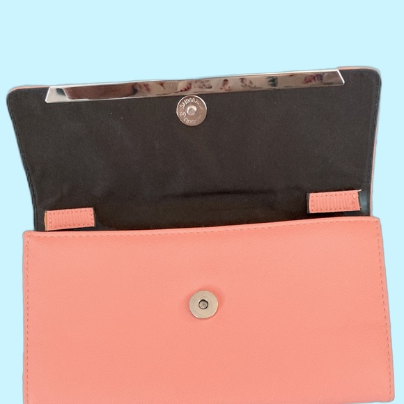 Jessica Simpson clutch - Picture 5 of 10